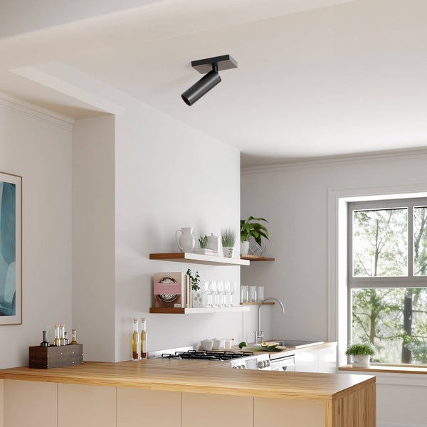 Deckenleuchte im Küchenbereich