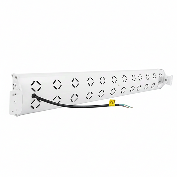 Weißer Infrarot-Heizstrahler mit Lüftungsschlitzen, Montagehalterungen und schwarzem elektrischen Anschlusskabel.