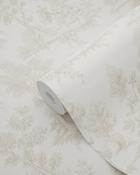 Vliestapete mit Toile-de-Jouy-Muster, ländliche Szenen mit Bäumen und Personen im Landhausstil.