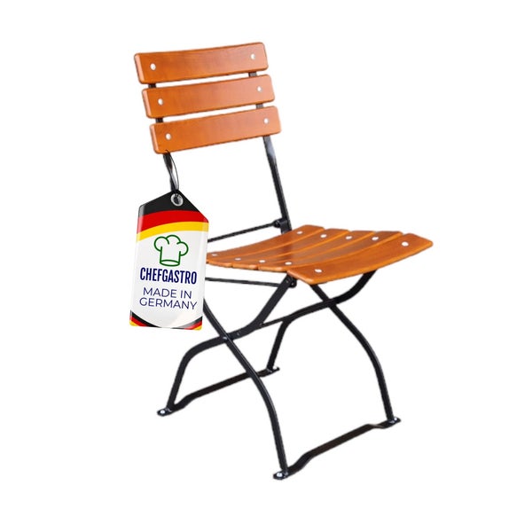 Biergarten-Klappstuhl aus Holz mit schwarzem Metallgestell, Chefgastro Logo, Hergestellt in Deutschland.