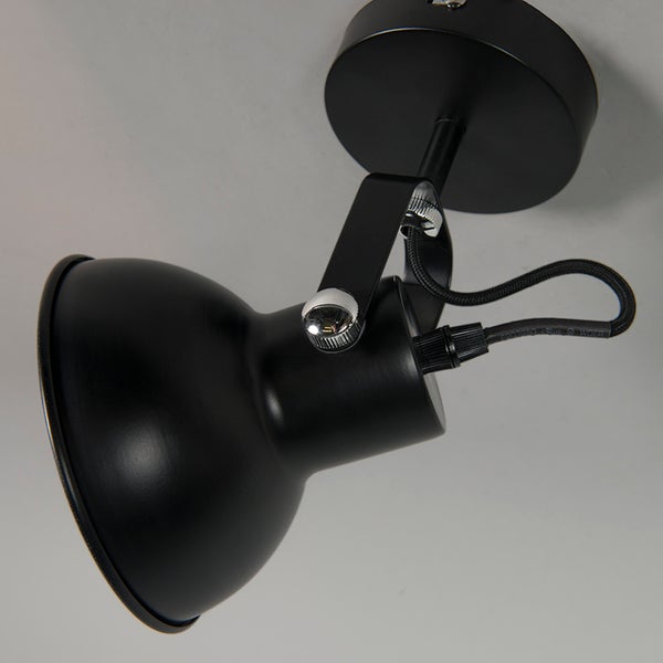 Schwarze Deckenleuchte zur Ausrichtung des Lichtstrahls