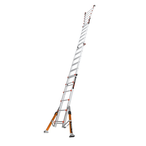 Little Giant Conquest All-Terrain Aluminium Anlegeleiter in voll ausgefahrenem Zustand für Arbeiten in der Höhe