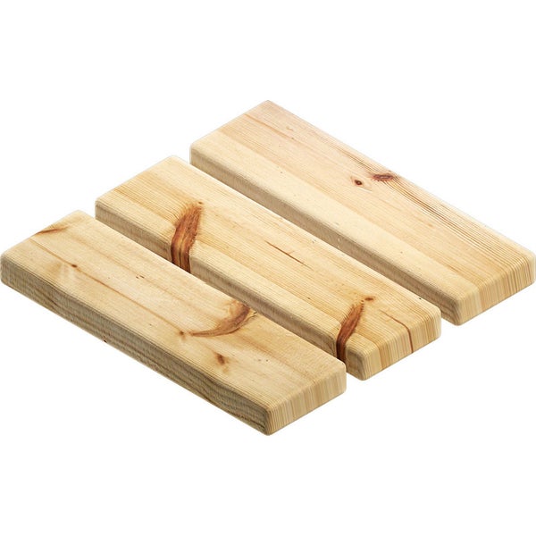 Drei rohe Holzbretter