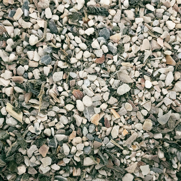 Nahaufnahme von Ziersplitt