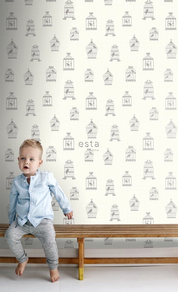 Tapete mit Vogelkäfigmuster und einem Kind, das auf einer Bank sitzt.