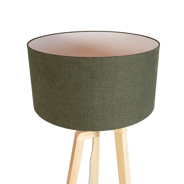 Stehleuchte mit Lampenschirm aus Stoff und Holzfuß