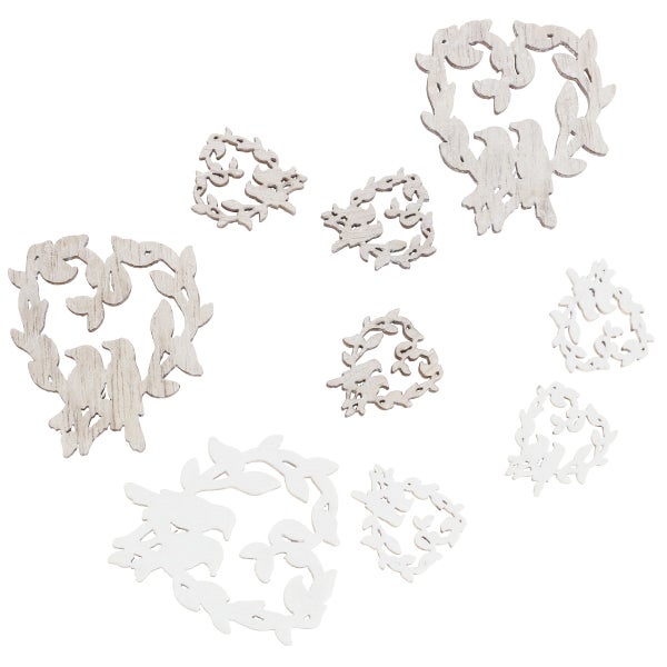 Dekorative Holzfiguren mit Vogel- und Kranzmotiven