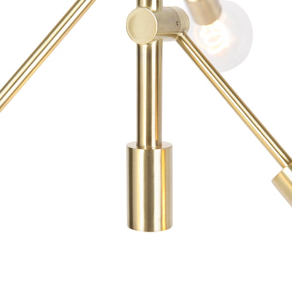 Detailaufnahme einer goldenen Deckenleuchte mit filigranen Armen und Glühbirnen