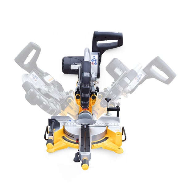 Gehrungssäge in verschiedenen Positionen zur Demonstration der Flexibilität