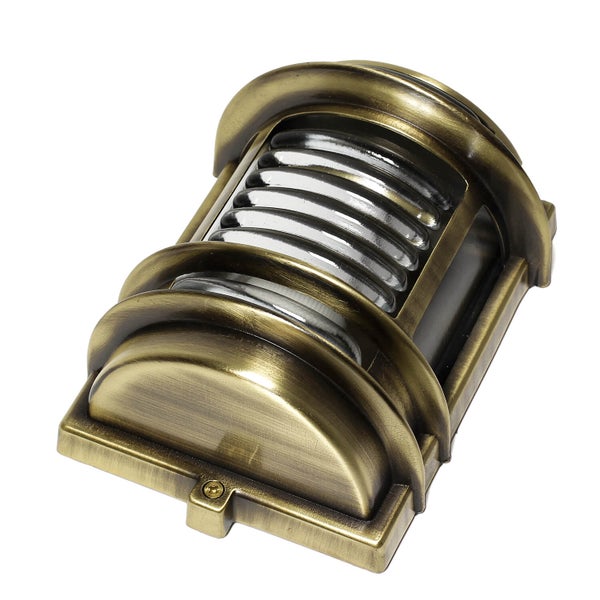 Wandleuchte im Retrodesign mit geripptem Glas