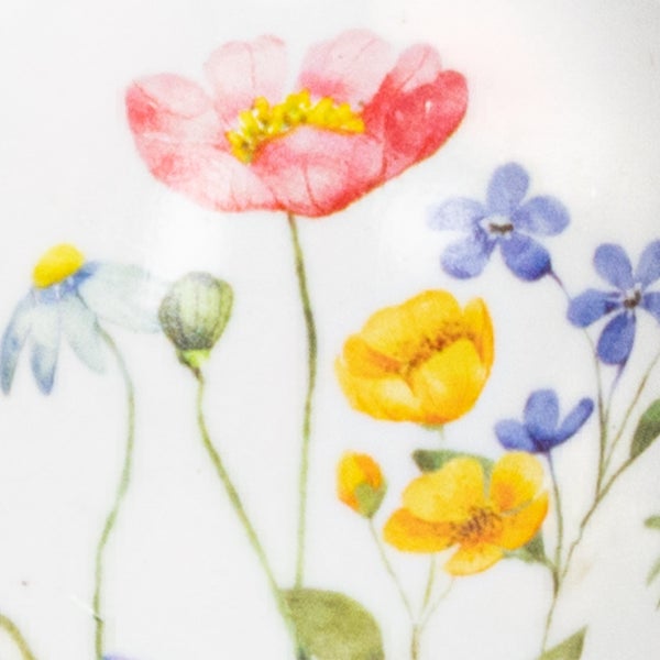 Blumenmuster mit Mohnblumen, Gänseblümchen und Vergissmeinnicht