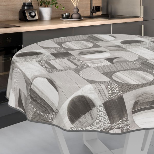 Runde Tischdecke mit Holzoptik und geometrischen Mustern in einer modernen Küche