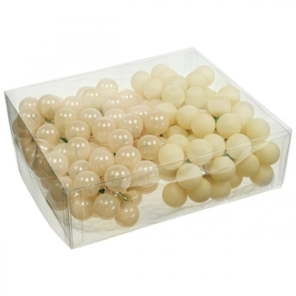 Dekorative Trauben in einer transparenten Verpackung