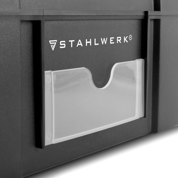 Stahlwerk Logo auf einer Werkzeugkiste mit Beschriftungsfeld