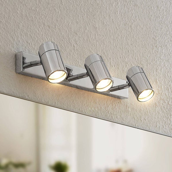 Chromfarbene Badleuchte mit drei Leuchten