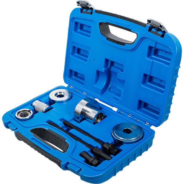 Werkzeugsatz in blauem Koffer geöffnet