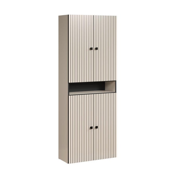 Hoher Badezimmerschrank mit Lamellenfronten, vier Türen und einem offenen Regalfach, modernes Design.