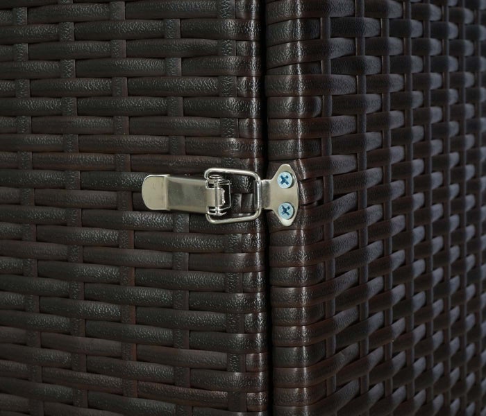 Detailansicht eines Aufbewahrungskastens mit geflochtener Oberfläche und Verschlussmechanismus