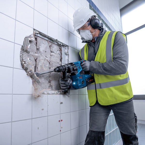 Bosch Akku-Bohrhammer GBH 18V-28 CF mit SDS plus / 2x 8,0 Ah ProCORE18V Akku + Ladegerät in L-Boxx - 0611921002
