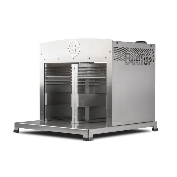 Beefer Oberhitzegrill aus Edelstahl mit mehreren Einschubhöhen und Beefer Logo.