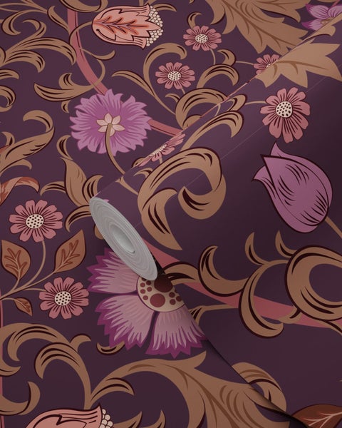 Vliestapete mit floralem Muster, Blumen und Blattranken auf einer Rolle.