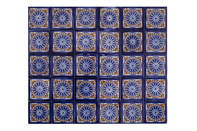 Fliesenmuster mit blauem floralem Design