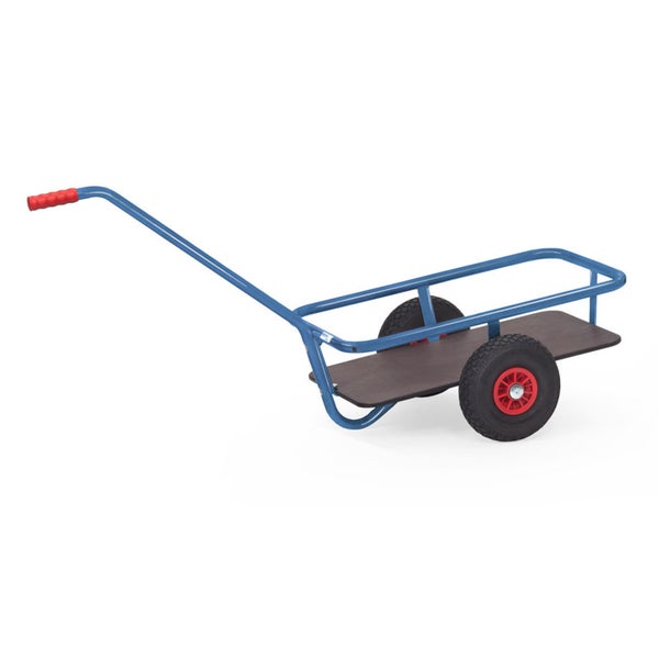 Handwagen mit blauem Metallrahmen, dunkler Holzladefläche und zwei luftbereiften Rädern.