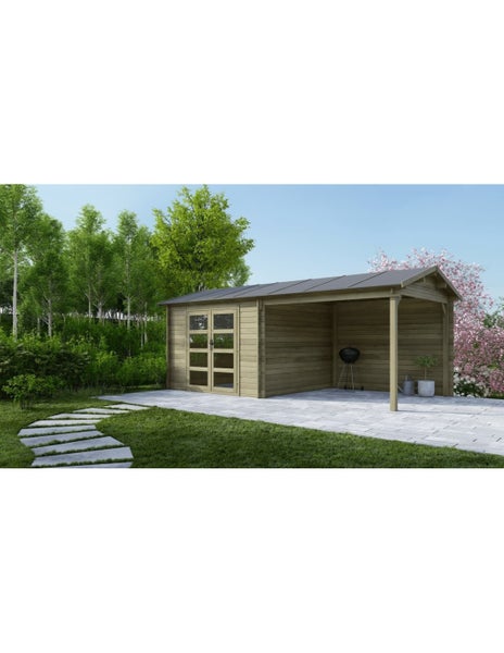 Gartenhaus aus Holz mit Satteldach, Doppeltür mit Glaseinsätzen und integrierter überdachter Terrasse auf einer gepflasterten Fläche im Garten.