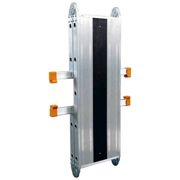 Zusammengeklapptes Rollgerüst aus Aluminium mit Rädern und Auslegern