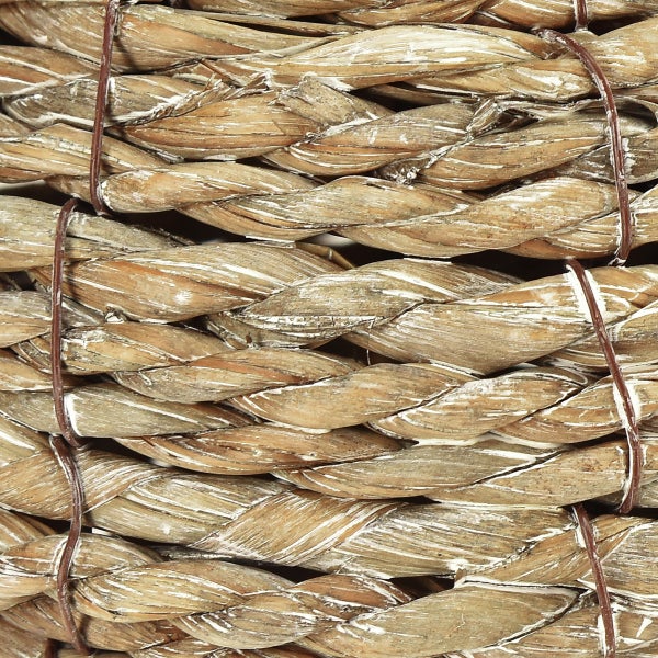 Detailansicht von geflochtenem Seegras mit Bindfaden