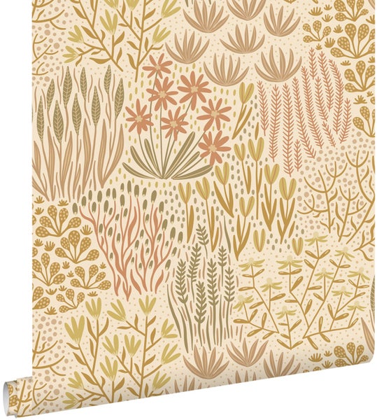 Vliestapete mit botanischem Muster aus Gräsern und Blumen im handgezeichneten Stil.