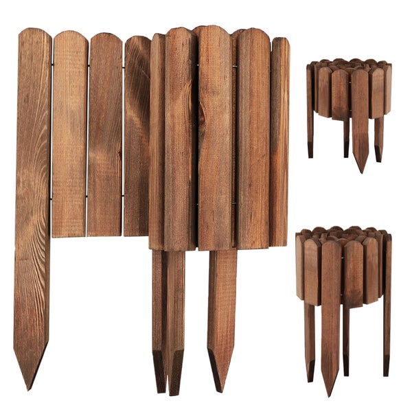 Gartenzaun aus Holz mit Erdspieß