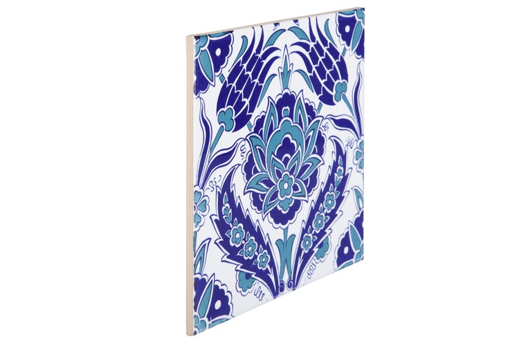 Fliesenmuster mit floralen Motiven