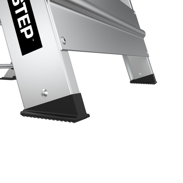 Detailansicht der rutschfesten Füße einer Aluminium Trittleiter mit Master Logo