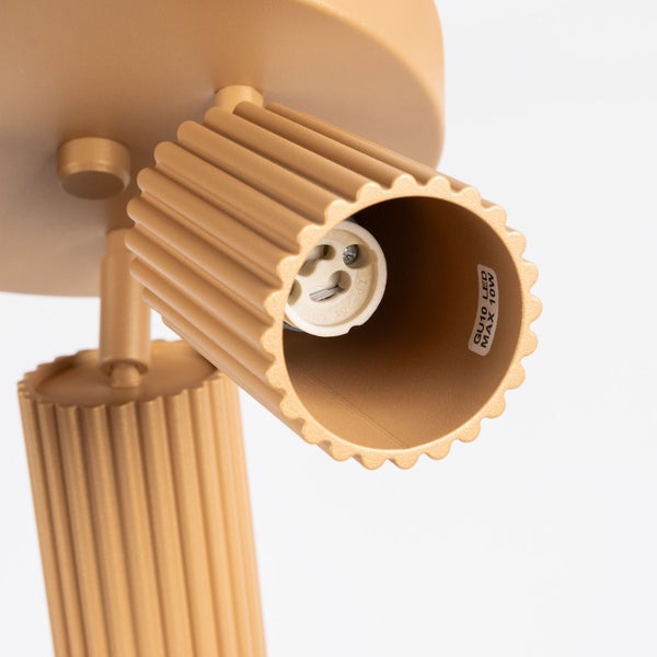 Detailansicht einer Deckenleuchte mit GU10 Fassung für maximal 10 Watt LED Leuchtmittel