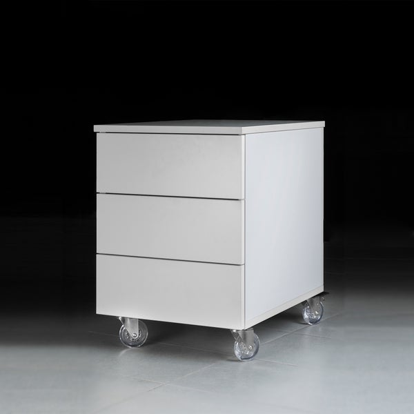 Weißer Rollcontainer mit drei Schubladen auf Rollen.