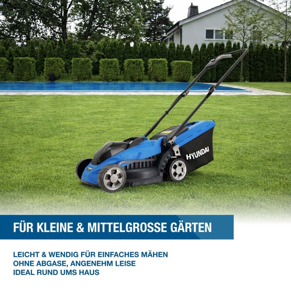 Hyundai Rasenmäher auf gepflegtem Rasen in einem hellen Garten mit Pool und Wohnhaus. Geeignet für kleine und mittelgroße Flächen.