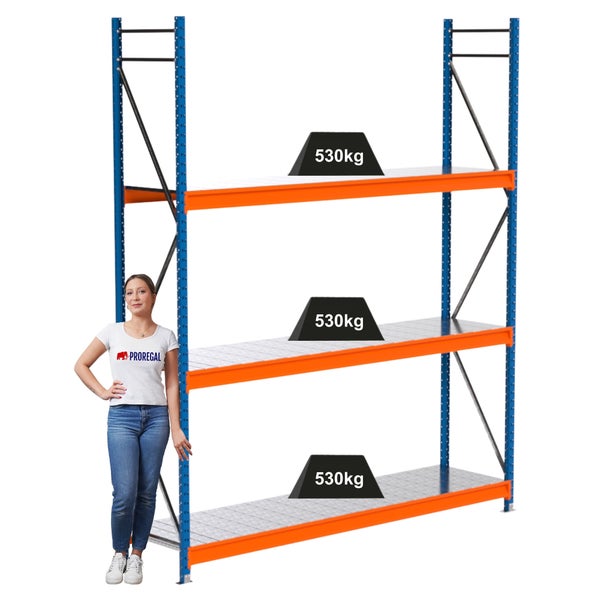 Lagerregal mit drei Ebenen und einer Traglast von 530 Kilogramm pro Ebene.