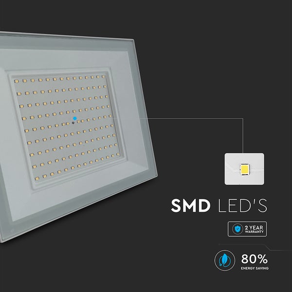 LED-Fluter mit SMD-LEDs, 2 Jahre Garantie und 80 Prozent Energieeinsparung.
