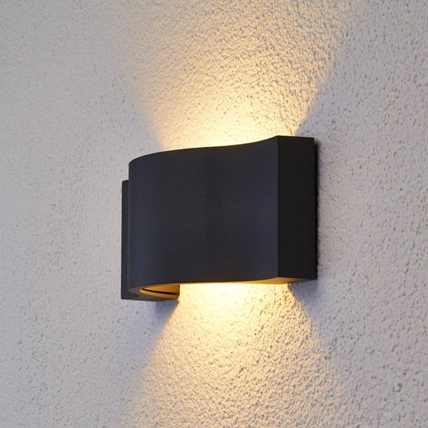 Lucande LED Wandleuchte außen Jace (spritzwassergeschützt (Modern) in Schwarz aus Aluminium (1 flammig, ) - Außenwandleuchten Wandlampe Led Außenlampe Outdoor für Außenwand/Hauswand