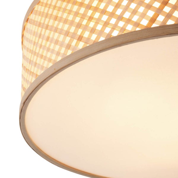 Deckenleuchte mit Lampenschirm aus Bambusgeflecht und Stoffdiffusor