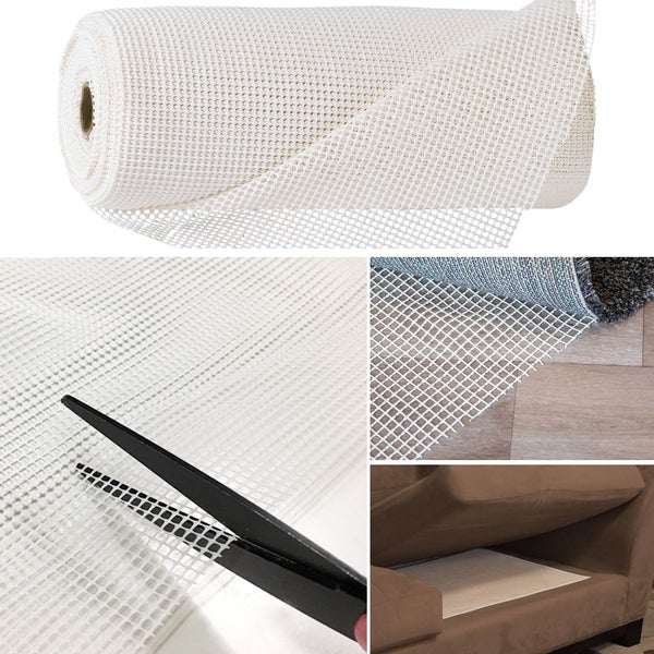 Rutschhemmende Gitterunterlage als Rolle, zuschneidbar mit Schere, Anwendung unter einem Teppich auf Holzboden und unter einem Sofakissen.