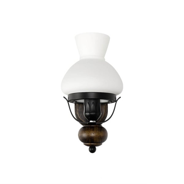 Wandleuchte im Landhausstil mit Glasschirm