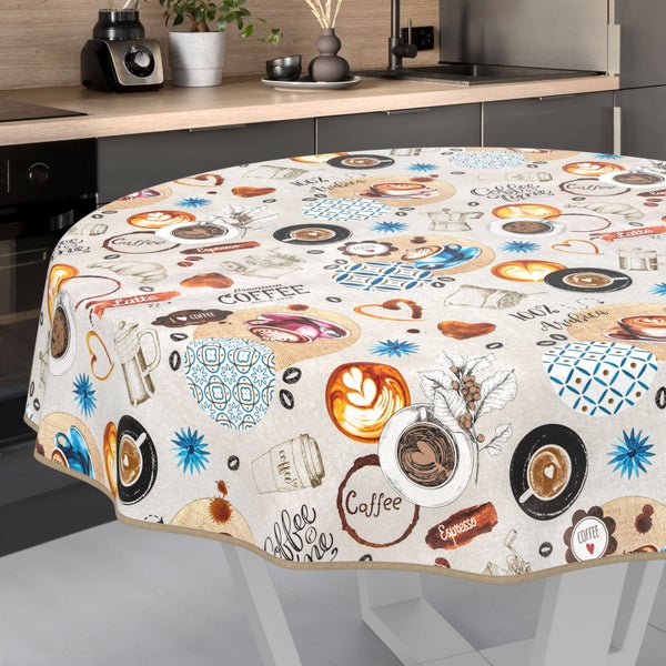 Runde Tischdecke mit Kaffeemotiv auf einem Küchentisch