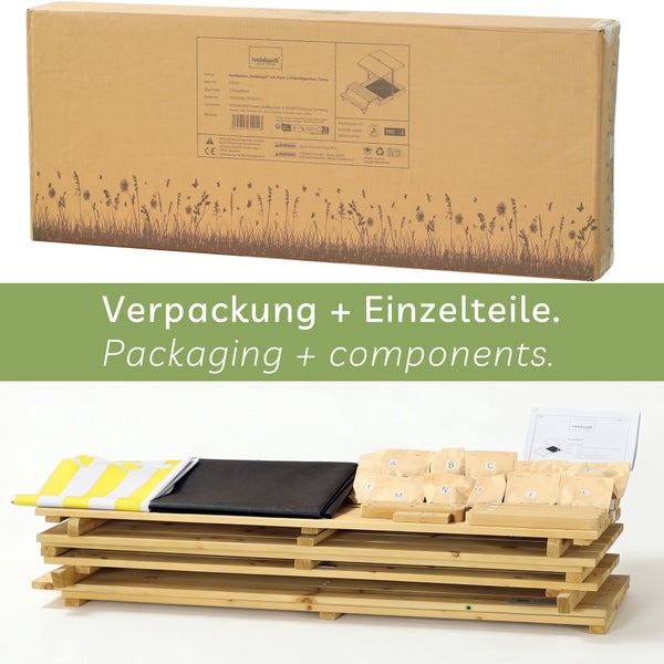 Verpackung und Einzelteile eines Sandkastens aus Tannenholz mit Dach und Sitzbank, inklusive Holzelementen, Stoffbezügen und Montagematerial.