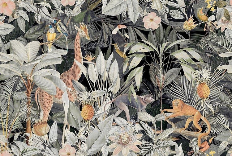 Tapete mit Dschungelmotiv, Giraffe, Affen, tropischen Pflanzen und Blumen im botanischen Stil.