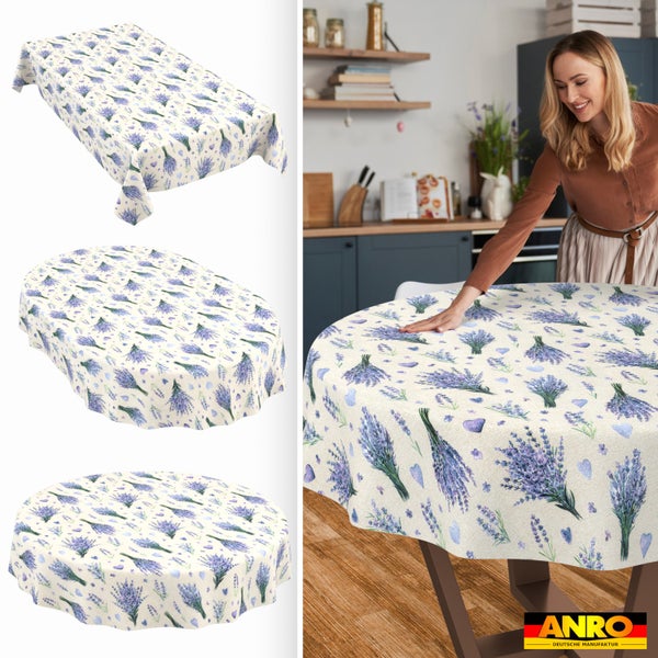 Tischdecke mit Lavendelmuster und Herzen in rechteckig, oval und rund. Frau legt Decke auf einen Küchentisch. ANRO Deutsche Manufaktur Logo.
