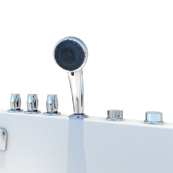 Seniorenbadewanne mit Einstiegstür, klappbarer Duschwand aus Glas und Armaturen inklusive Handbrause.