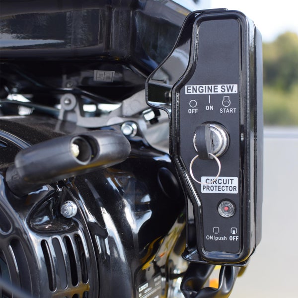 Detailansicht eines Motorsteuerungssystems mit Zündschloss, Motorschalter und Schutzschalter