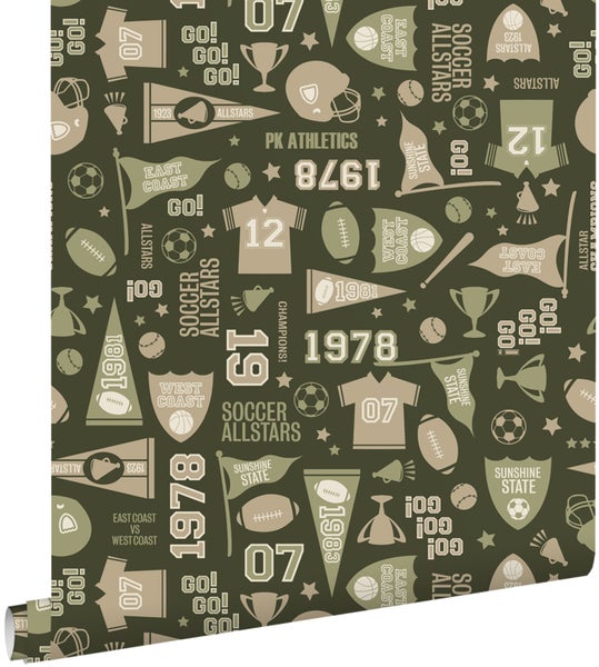 Tapetenrolle mit Sportmotiven wie Bälle, Trikots und Trophäen